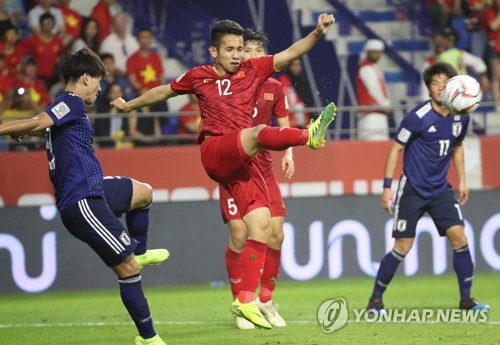 -아시안컵- 박항서의 베트남, 잘 싸웠다…8강서 일본에 0-1 석패