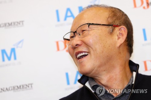 금의환향한 박항서 감독 도쿄 향해 다시 뛴다