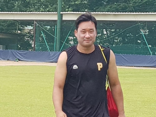 경찰야구단 김태군 성공한 포수 명성 계승에 부담 느껴