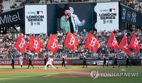 MLB 양키스-보스턴, 역사적인 유럽 첫 경기서 기록 양산