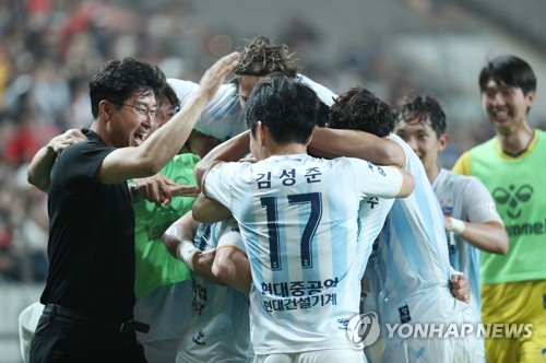 '머리'로 울산 분위기 바꾼 김보경 완장찼으니 솔선수범해야죠
