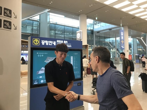 벤투 감독, 출국 황의조에 행운 빈다…최종예선 진출에 집중