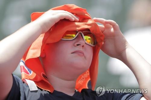 폭염 덮친 MLB 허슬플레이도 하지 마라…관중 건강도 우려