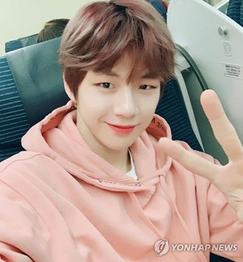 프로야구 롯데, 9일 홈경기 시구자에 가수 강다니엘