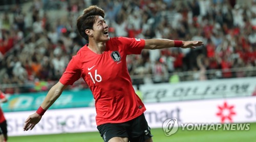 벤투 감독, 월드컵 여정 시작…2차예선 조추첨 위해 출국(종합)