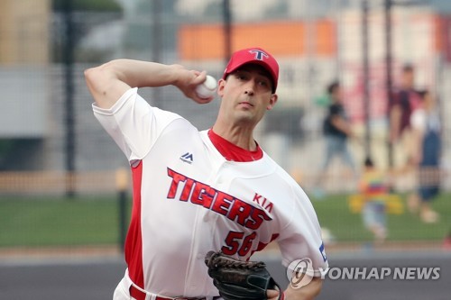KIA 윌랜드 6이닝 1실점 호투…롯데 다익손은 4⅓이닝 3실점