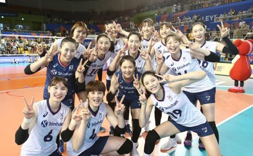 女배구 대표팀 '올림픽 직행 티켓 따자'…세계예선 참가차 출국