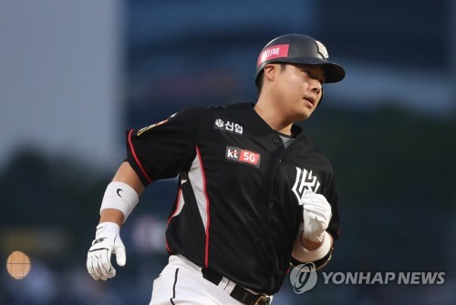 kt, 두산 꺾고 잠실 징크스 탈출…배제성 4승