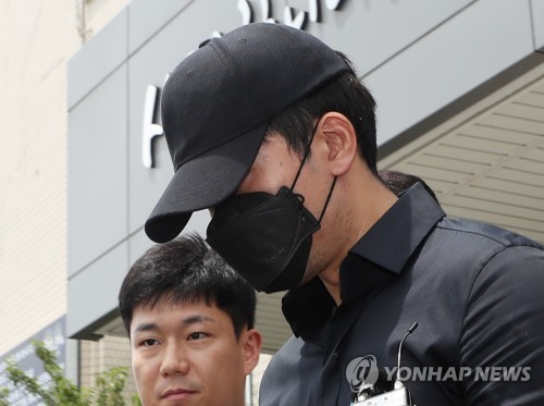 KBL, 공연 음란 혐의 전자랜드 정병국 제명