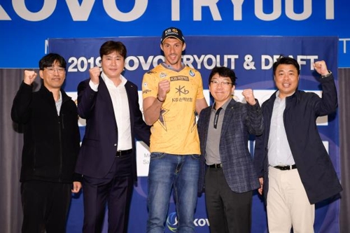 '쿠바 거포' 산체스, 6일 조기 입국…KOV0컵 출격 준비