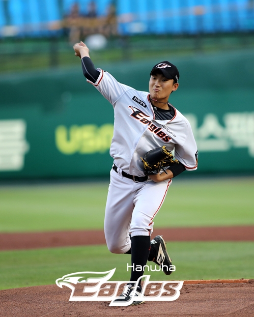 18세 한화 신인 김이환, NC 4연승 막고 데뷔 선발승