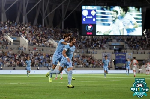 '5골 폭발' 울산, 상주 꺾고 선두 탈환…전북은 성남과 무승부(종합)