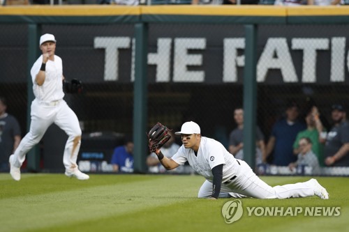 추신수, 안타 치고 추가 득점…텍사스 2연패 탈출