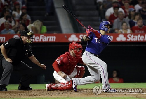 추신수, 안타 없이 볼넷만 2개…MLB 텍사스 연패 탈출