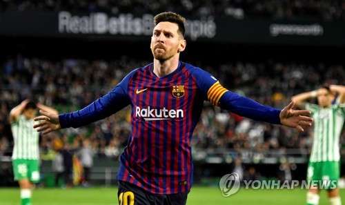 메시 로빙슛·즐라탄 돌려차기슛…FIFA 올해의 골 후보