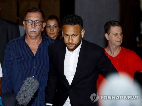 브라질 검찰, '성폭행 혐의' 네이마르 공소 철회…증거 부족