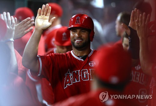 푸홀스, MLB 역대 외국인 타자 최다 안타…'3천168개'