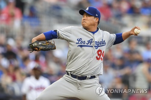 류현진, MLB 첫 연속타자 피홈런…득점권 피안타율은 0.147