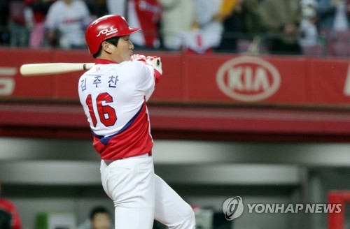 8회말 4득점 KIA, 꼴찌 한화에 짜릿한 뒤집기