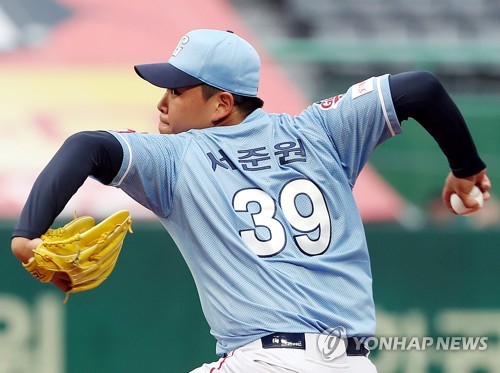 8회말 4득점 KIA, 꼴찌 한화에 짜릿한 뒤집기