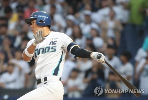 모창민·스몰린스키 8타점 합작…NC, LG 마운드 초토화