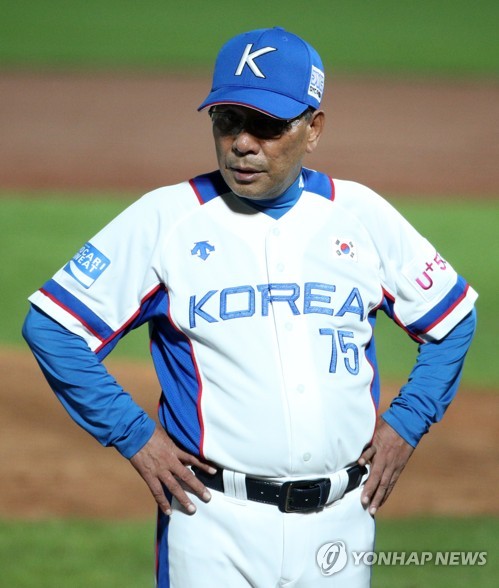 이성열 감독 연장 10회 강현우의 2루 견제 아웃이 승부처
