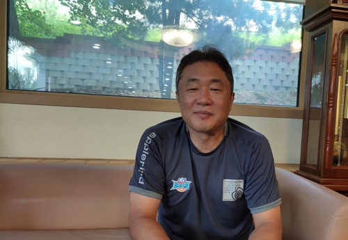 5시즌만에 복귀 전창진 감독 예전에 받은 상패, 전부 버렸어요