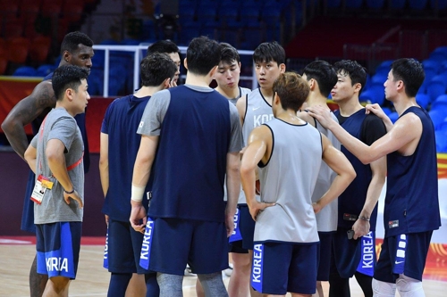 '만리장성을 넘어라'…한국농구, 중국과 월드컵 순위결정전 격돌