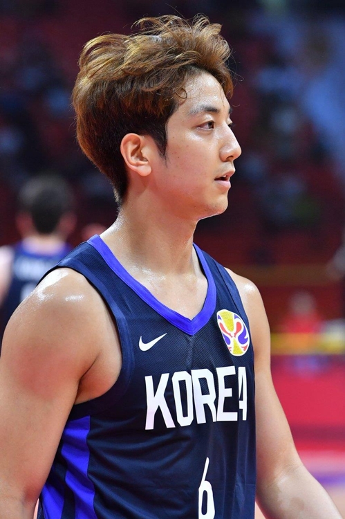 '해냈다 1승'…한국 농구, 월드컵서 25년 만의 승리(종합)