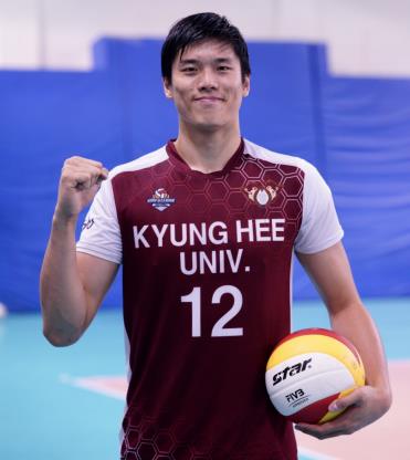프로배구 선수 꿈 이룬 알렉스 돌아가신 부모님도 기뻐했을 것