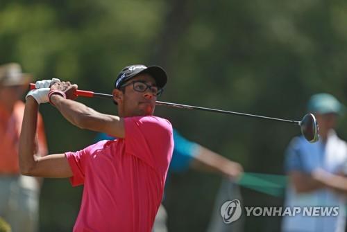 미국 17세 골프 유망주 바티아, 대학 대신 프로 전향