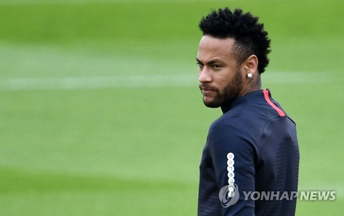 네이마르, 바르셀로나 이적 무산…PSG 잔류