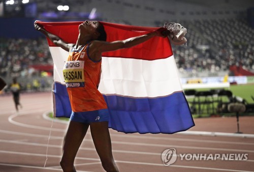 -세계육상- '난민 출신' 시판 하산, 여자 10,000ｍ 우승