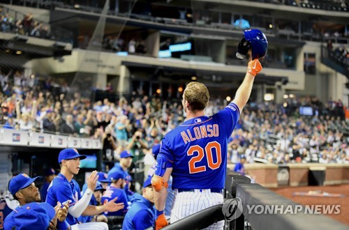 MLB 알론소, 52호 홈런 '쾅'…신인 최다 홈런 타이