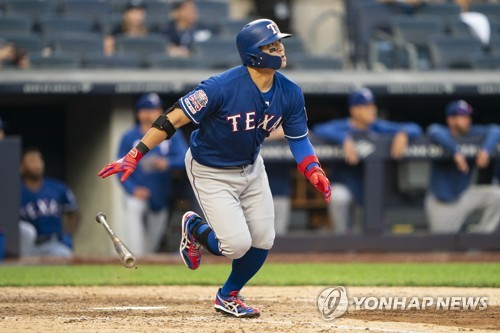 추신수, 4경기 만에 멀티히트…무사 만루서 적시타