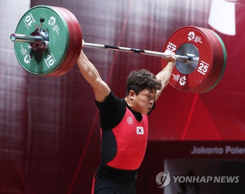 원정식, 세계역도선수권 8위 부진…북한 오강철은 2위