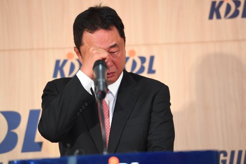 5시즌만에 복귀 전창진 감독 예전에 받은 상패, 전부 버렸어요