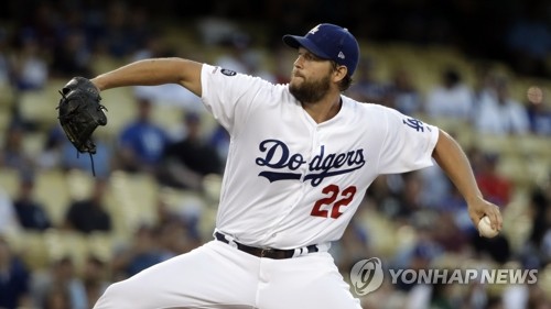 커쇼, 홈런 3방 맞고도 15승 수확…다저스 시즌 99승째