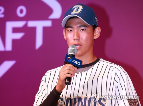 말라보이지만, 더 클 수 있어서 1번으로 뽑은거 아닐까요?