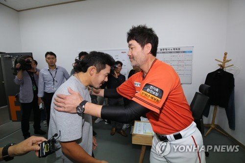 징계 풀린 한화 이용규, 대전구장 찾아 사과 받아주셔서 감사