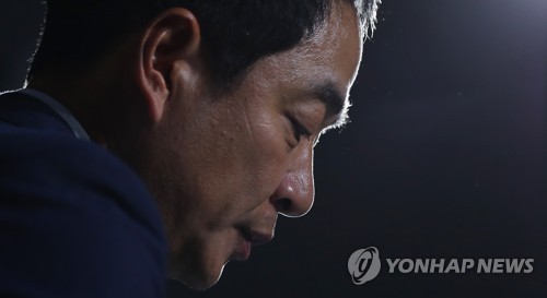 '선수 폭행설' 최인철 감독 사퇴…새 사령탑에 페드로스 유력
