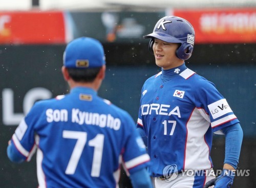 한국청소년야구 '첫 홈런' 박주홍 칠 것 같았어요