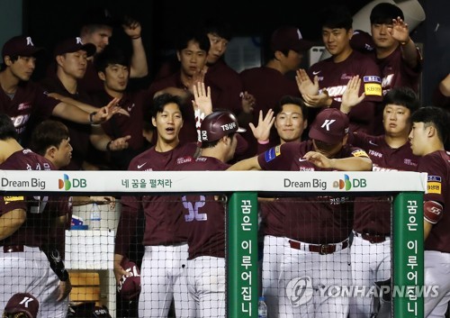 이승호, 후랭코프에 판정승…3위 키움, 두산 1.5경기 차 추격