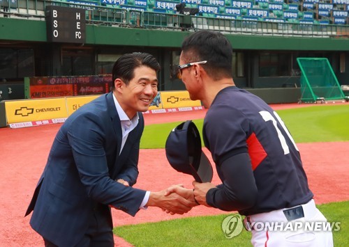 롯데 성민규 단장 한국선 인위적 리빌딩 불가능…1군은 싸워야