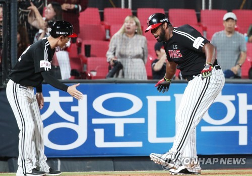 키움, 두산 따돌리고 2위 유지…한화 정근우 만루홈런(종합)