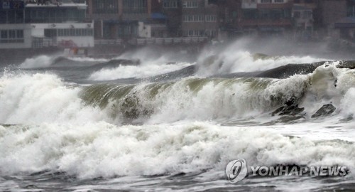 부산 태풍경보 발효…고층숲 마린시티 초속 50ｍ 강풍 분다