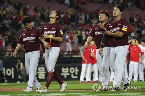 '9회말 동점포' NC, 두산과 무승부…와일드카드 확정
