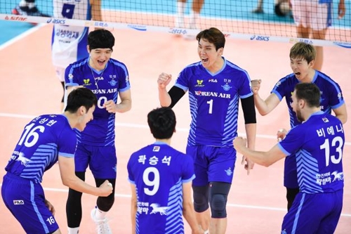 '비예나 28점' 대한항공, 컵대회 3연승…OK도 2위로 4강행