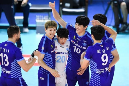 '비예나 28점' 대한항공, 컵대회 3연승…OK도 2위로 4강행