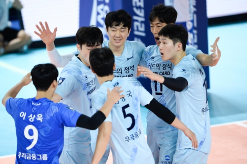 프로배구 우리카드, 상무 완파하고 컵대회 준결승 진출